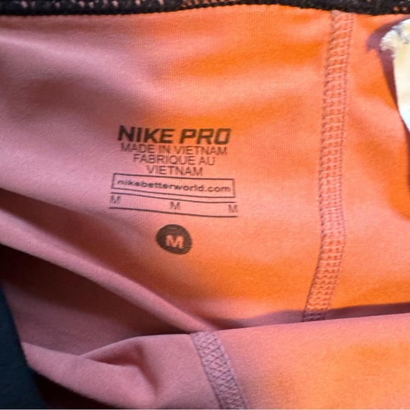 Nike Pro Shorts MEDIUM - Picture 2 of 8